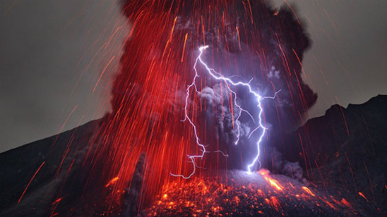 Фото та відео нещодавнього виверження вулкану в Японії