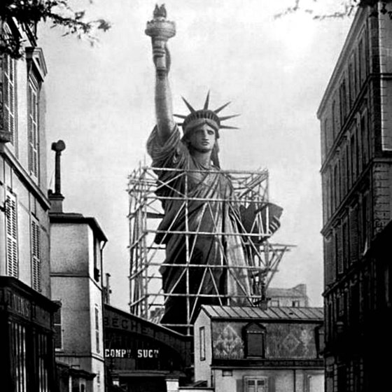 Рідкісні фото будівництва американської статуї Свободи в 1883 році