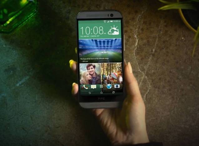 HTC випустить пластикову версію One M8