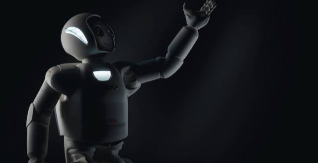 Оновлений робот ASIMO: швидший, розумніший і ближче до Термінатора